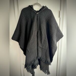 Llama wool handwoven hooded poncho | Wavy striped black
